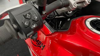 Triumph Tiger Sport 660 roja