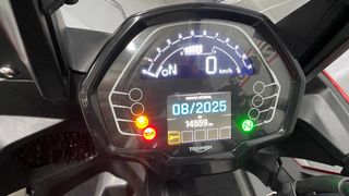 Triumph Tiger Sport 660 roja