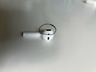 AirPods 2 Apple blancos con su caja original.