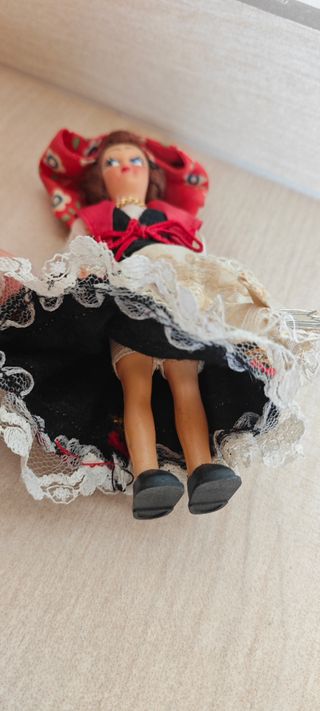 Bambola Vintage da collezione "Umbria" in costume 