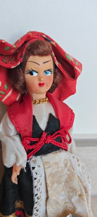 Bambola Vintage da collezione "Umbria" in costume 