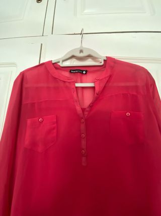 Blusa Rosa Transp. c/ Bolsos M