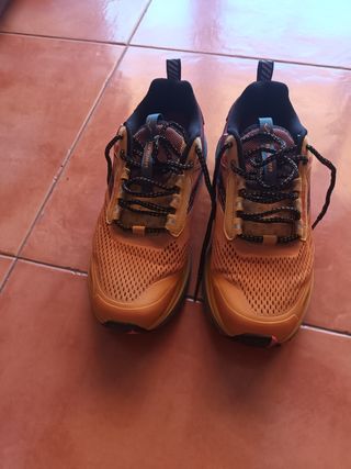 Zapatillas trekking Joma Tundra.