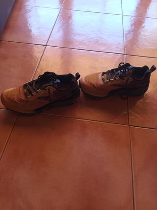 Zapatillas trekking Joma Tundra.