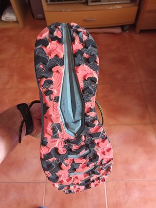 Zapatillas trekking Joma Tundra.