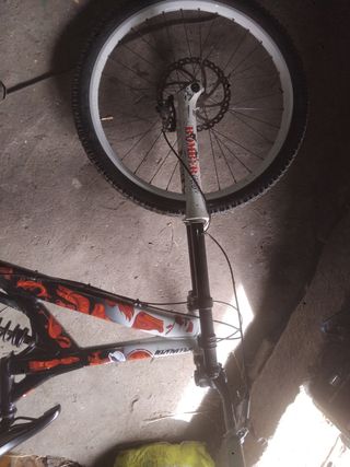 Bicicleta descenso Specialized DH