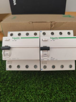 2 Interruptores Diferenciales Schneider Electric I