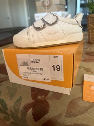 Zapatos Blanditos bebé talla 19