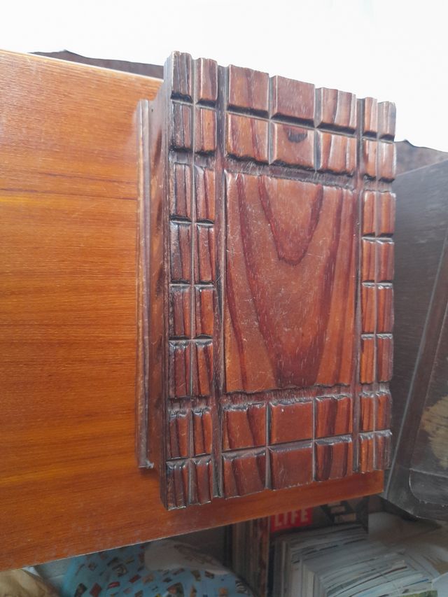Scatola vintage in legno intagliato