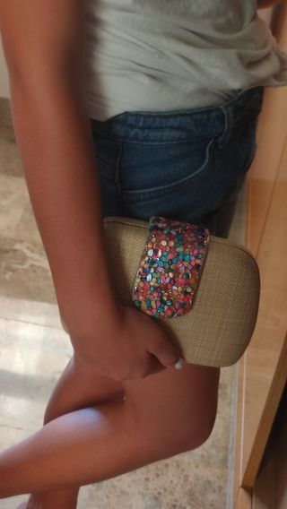 Bolso fiesta beige con piedras 