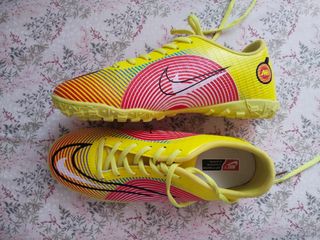 Zapatillas fútbol niño Nike talla 37