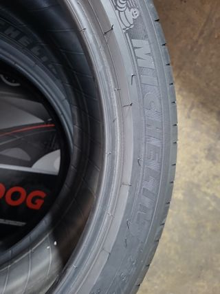 2 Neumáticos  275/40/20 Michelin 