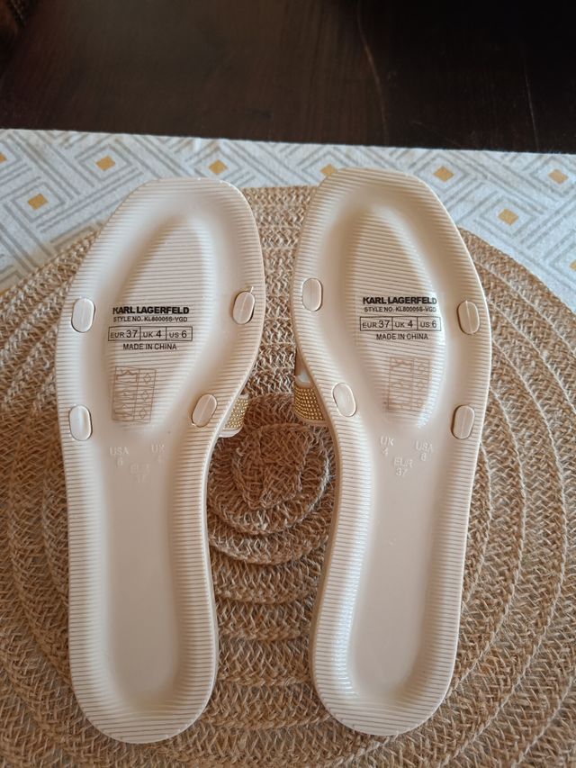Chanclas Karl Lagerfeld beige-doradas