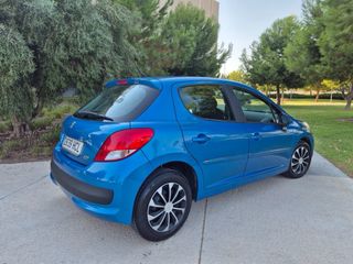 Peugeot 207 2011