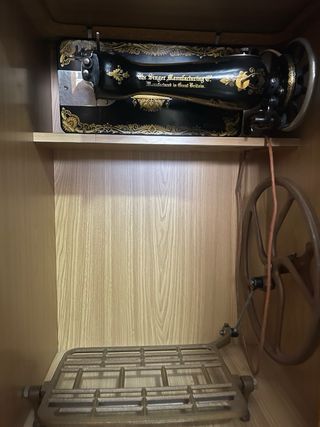 Máquina de Coser Antigua