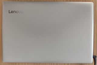 Portátil Lenovo Ideapad 330-15IKB Plata.

