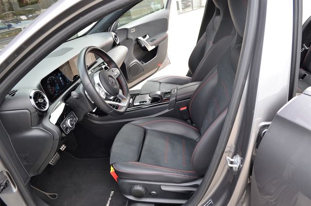 Mercedes Benz A200d AMG Line+Navegacion+Full Led