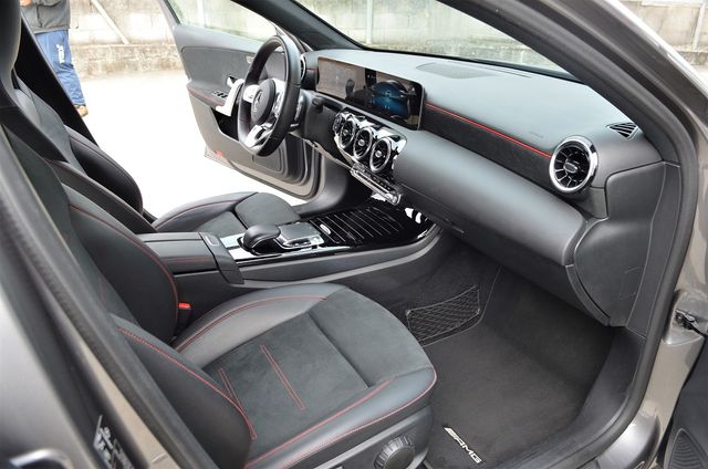 Mercedes Benz A200d AMG Line+Navegacion+Full Led