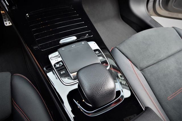 Mercedes Benz A200d AMG Line+Navegacion+Full Led