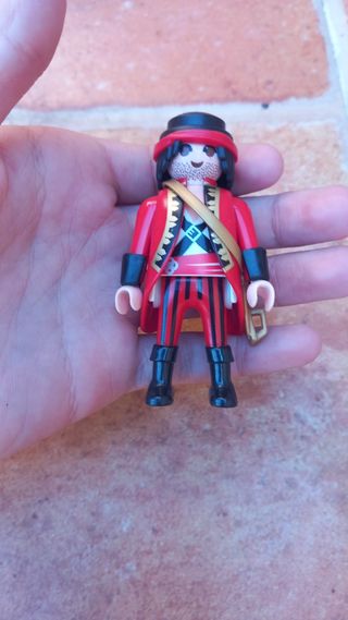 6 Piratas Playmobil + cofres
