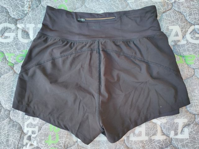 Shorts deportivos Oysho - negros
