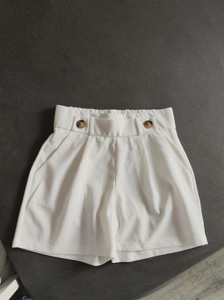 Shorts formales blancos