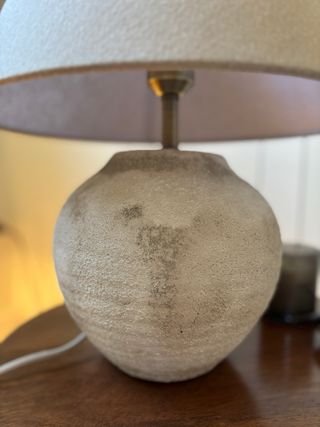 Lámpara mesa Zara Home - piedra 