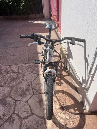 Bicicleta B-PRO 20" blanca y azul