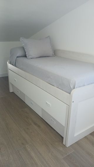 Cama blanca madera - 2 colchones y 3 cajones 