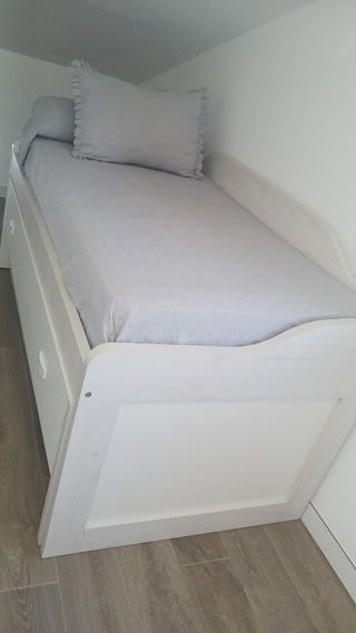 Cama blanca madera - 2 colchones y 3 cajones 