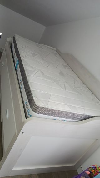 Cama blanca madera - 2 colchones y 3 cajones 