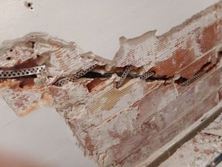 Reparación de humedades y filtraciones  alisados 