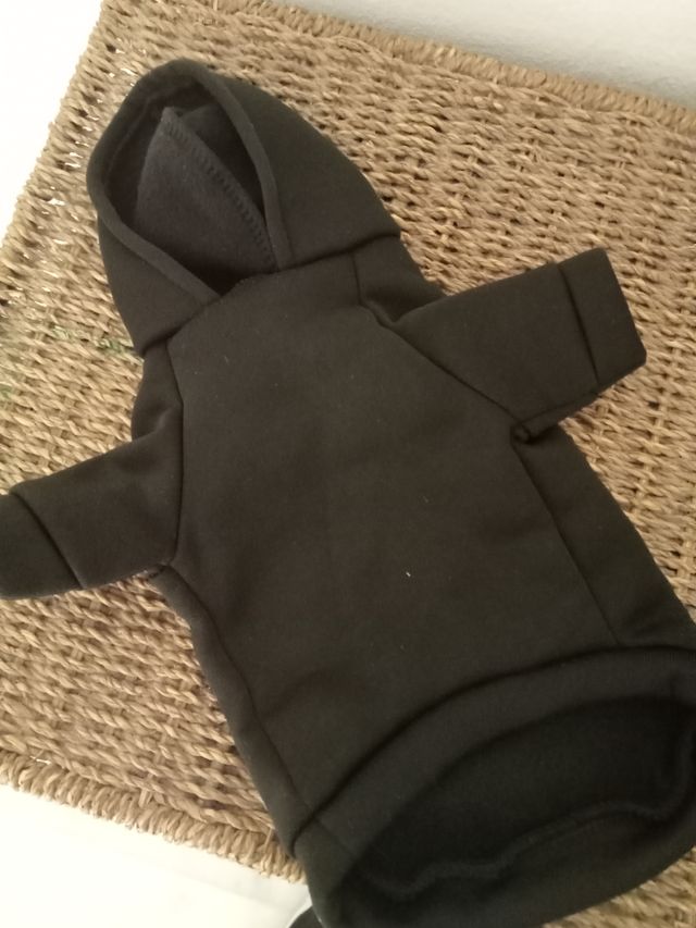 Sudadera negra mascota pequeña