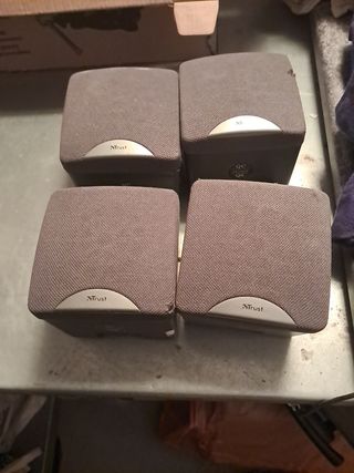 Sistema Home Cinema Trust 4000P 5.1