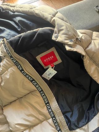 Chaqueta acolchada Guess beige