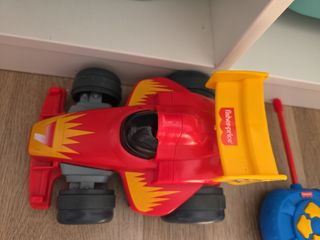 Coche teledirigido Fisher-Price