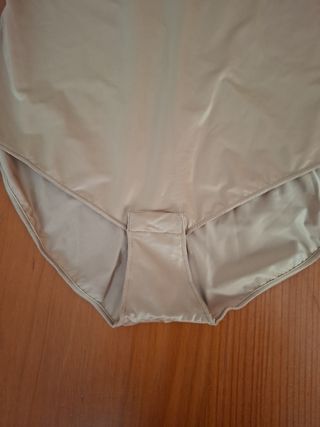 Faja moldeadora Tezenis beige con tirantes sin uso