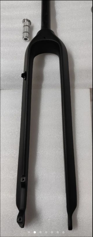 Horquilla de carbono 29" con tornillo de expansión