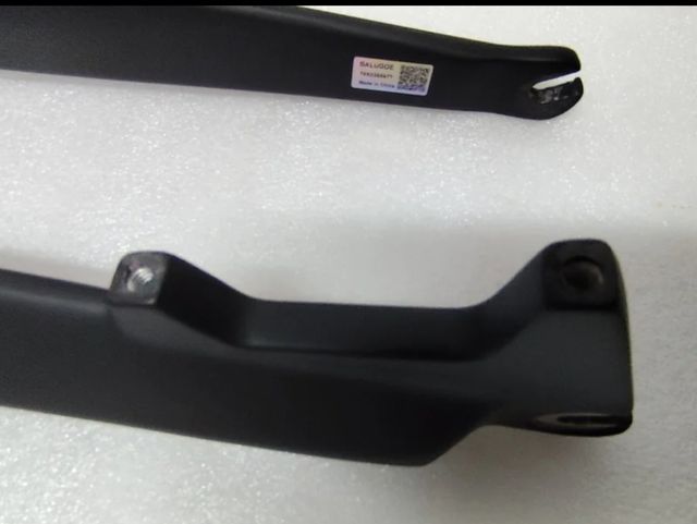 Horquilla de carbono 29" con tornillo de expansión