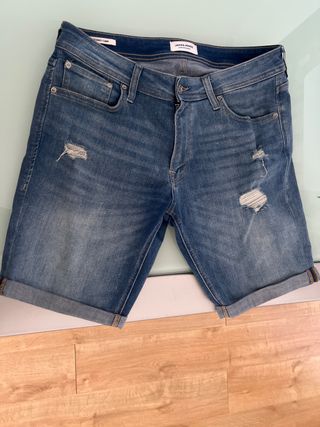 Pantalones vaqueros Jack and Jones, cortos.