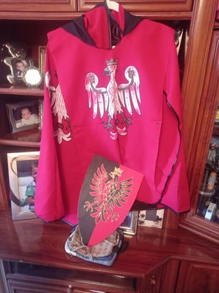 Costume medievale completo di
Arco e frecce infan