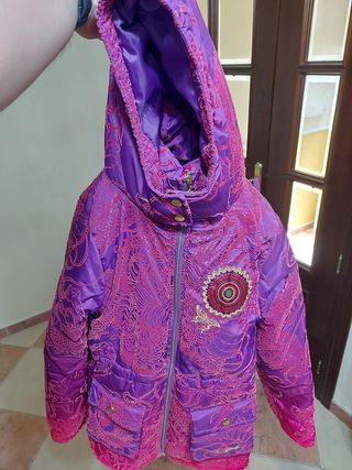 Abrigo Desigual niña - Rosa/Morado
Talla 13/14