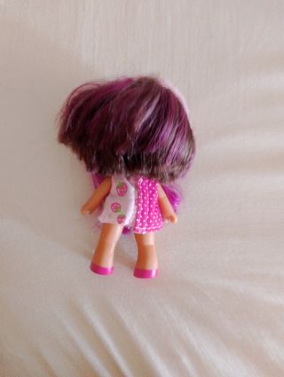 Muñeca fresa estilo barriguita