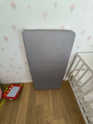 Cuna bebé Ikea Gulliver y colchon