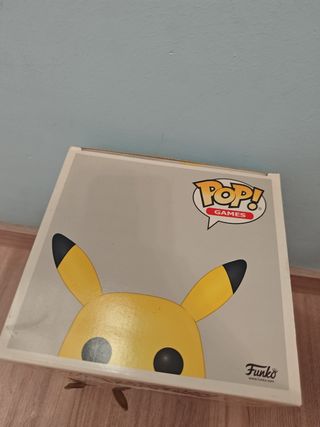 Funko Pop Gigante Pikachu 353