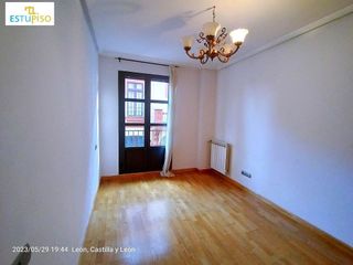 Piso en venta en Casco Antiguo en León