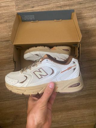 Zapatillas New Balance 530 - Blancas y Marrones