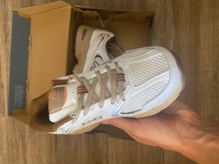Zapatillas New Balance 530 - Blancas y Marrones
