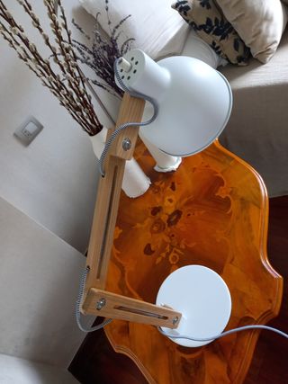 Lámpara de mesa .