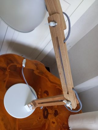 Lámpara de mesa .